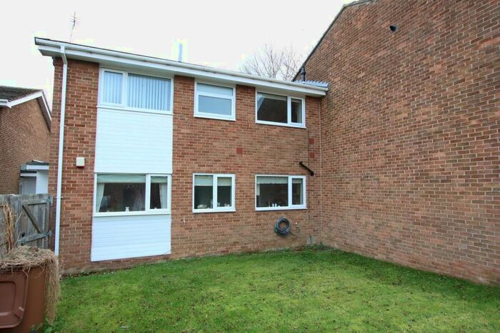 2 Bedroom Flat To Rent In Mitford Close, Oxclose, Washington NE38