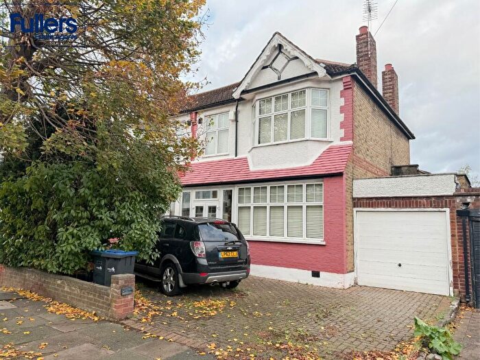 3 Bedroom Semi Detached House For Sale In Halstead Gardens, London, N21