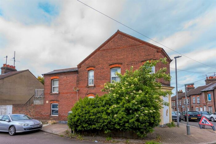 1 Bedroom Flat To Rent In Tennyson Road, Luton, LU1