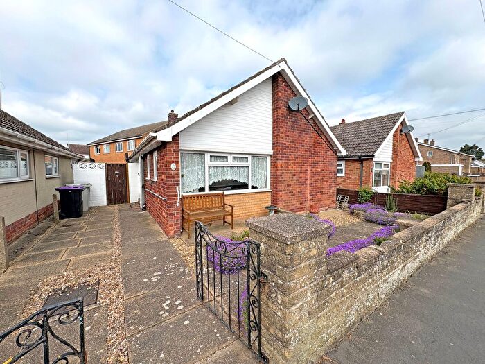 2 Bedroom Bungalow For Sale In Queens Road, Skegness, Lincolnshire, PE25
