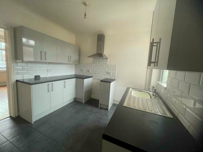 3 Bedroom End Of Terrace House To Rent In Wharton Street, Grimsby, DN31