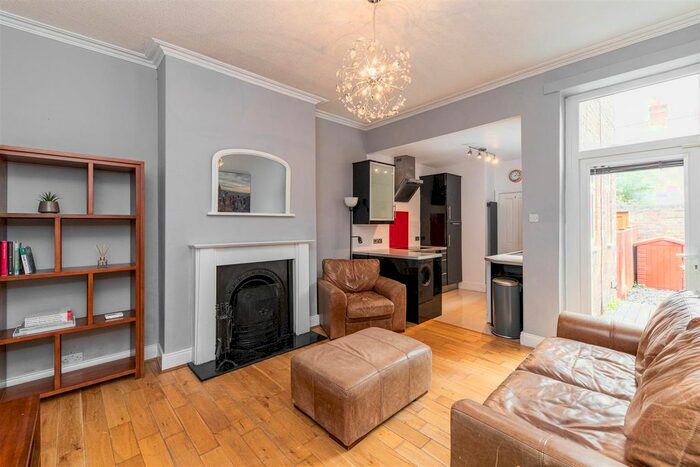 2 Bedroom Flat To Rent In Newlands Road, High West Jesmond, Newcastle Upon Tyne, NE2