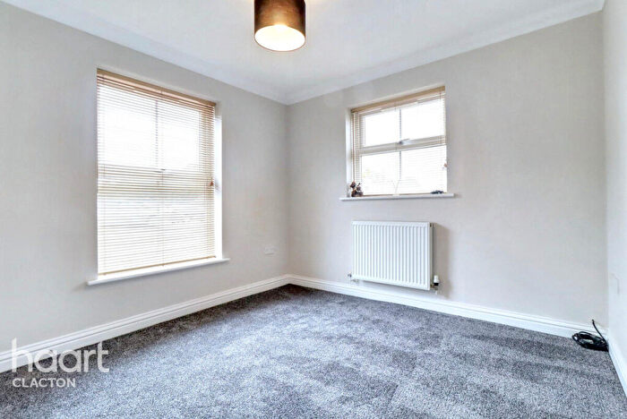 6 Bedroom Detached House For Sale In Colchester Road, Clacton-On-Sea, CO16