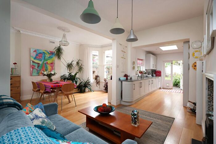 3 Bedroom Semi Detached House For Sale In Sommerville Road, Bristol, BS6
