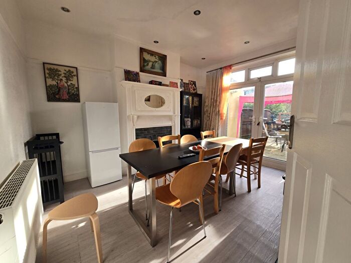 5 Bedroom Terraced House To Rent In Lennox Gardens, Neasden, London, NW10