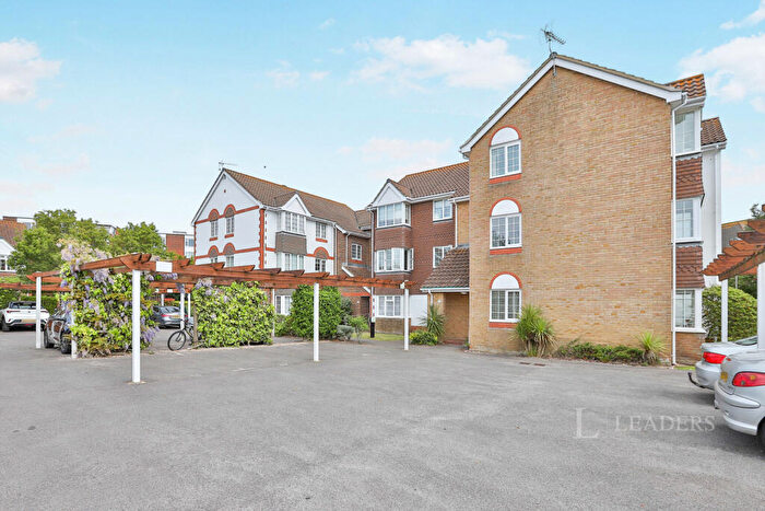 2 Bedroom Flat To Rent In Wentworth Drive, Christchurch, BH23
