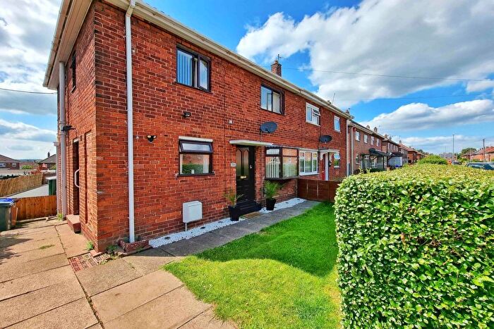 3 Bedroom Semi-Detached House To Rent In Wyndham Road, Blurton, Stoke-On-Trent, ST3