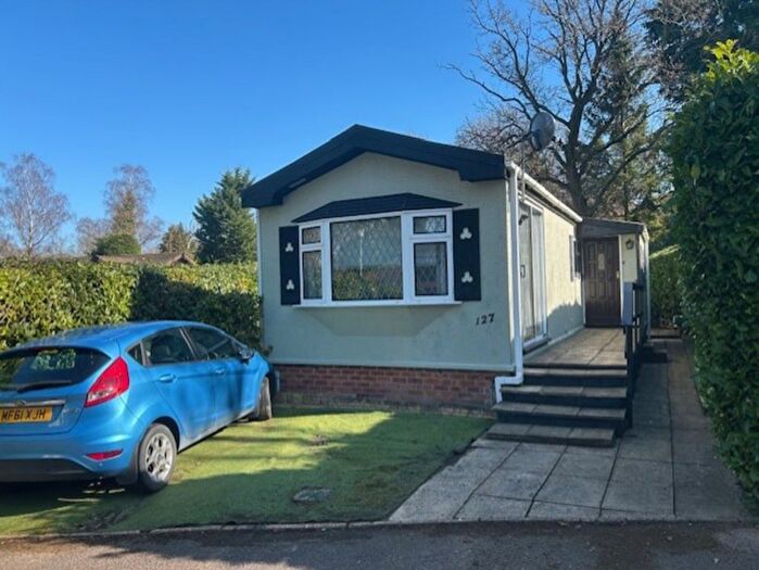 Park Home For Sale In Fangrove Park, Lyne, Chertsey, KT16