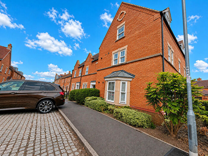2 Bedroom Apartment For Sale In Exmoor Avenue, Biggleswade, SG18