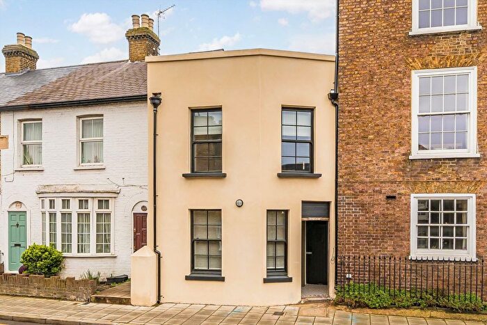 2 Bedroom Detached House To Rent In Thames Street, Sunbury On Thames, TW16