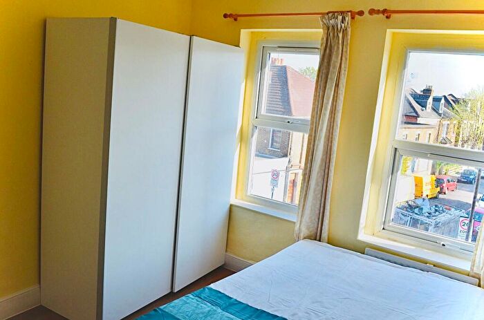 Studio To Rent In , N15