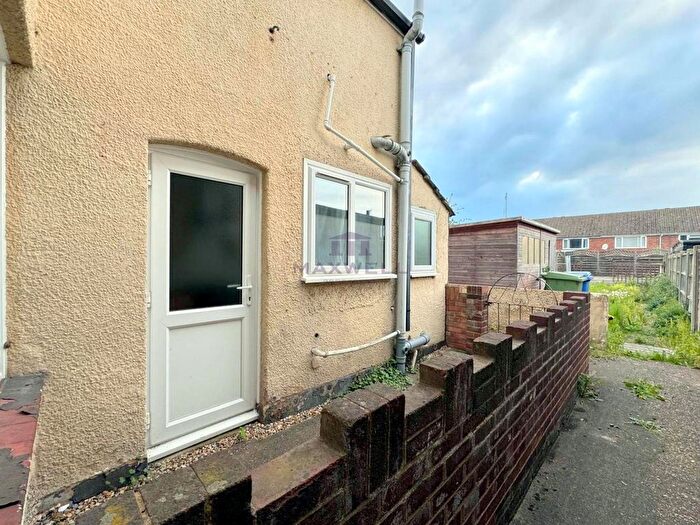 2 Bedroom End Of Terrace House To Rent In Charlotte Street, Sittingbourne, ME10