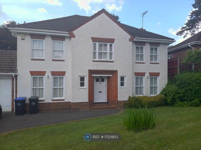 5 Bedroom Detached House To Rent In Woodbank Avenue, Gerrards Cross, SL9