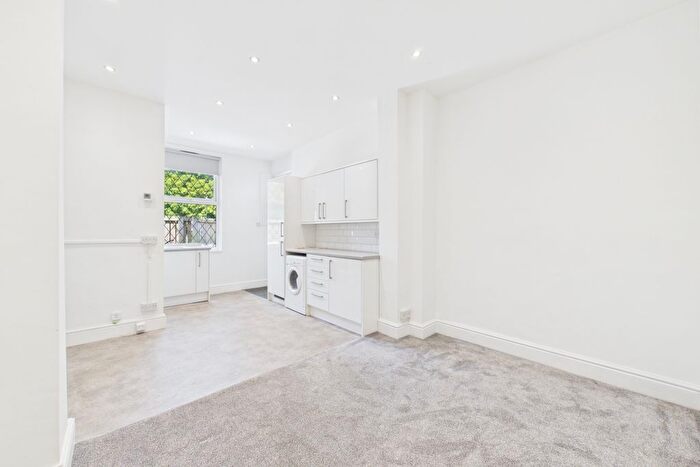 1 Bedroom Flat For Sale In Cemetery Road, Sharrow, S11