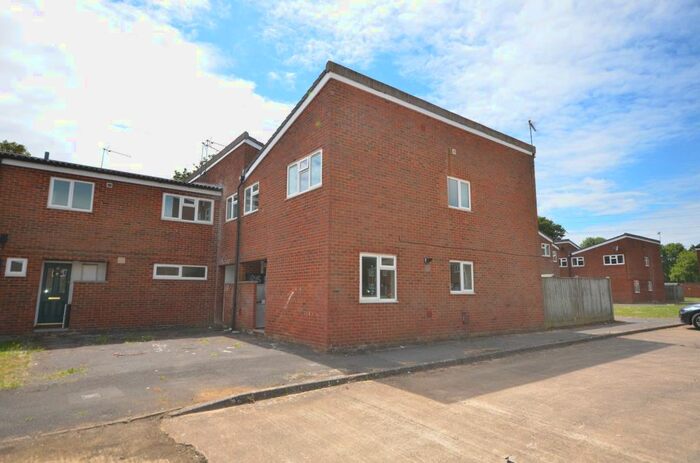 3 Bedroom Terraced House To Rent In Fleming Close, Arborfield, RG2