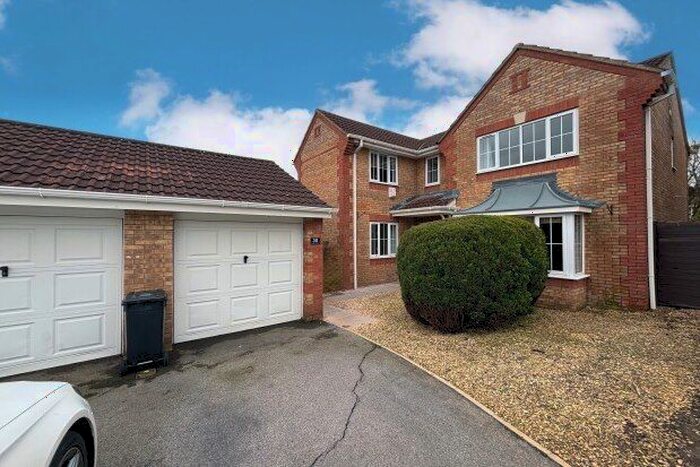 4 Bedroom Property To Rent In Bakers Ground, Bristol, BS34