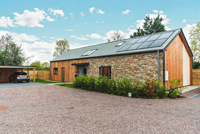 4 Bedroom Detached House For Sale In The Old Orchard, Honiton, EX14