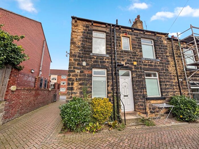 2 Bedroom Apartment For Sale In Peel Street, Morley, Leeds, West Yorkshire, LS27