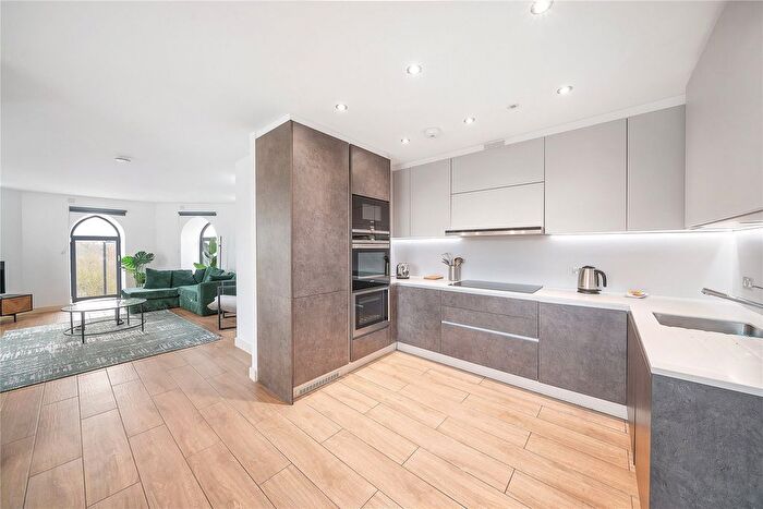 2 Bedroom Flat To Rent In High Street, Brentford, TW8