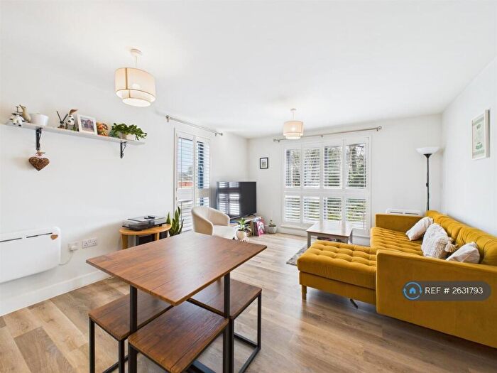 2 Bedroom Flat To Rent In Bankside, Bristol, BS4