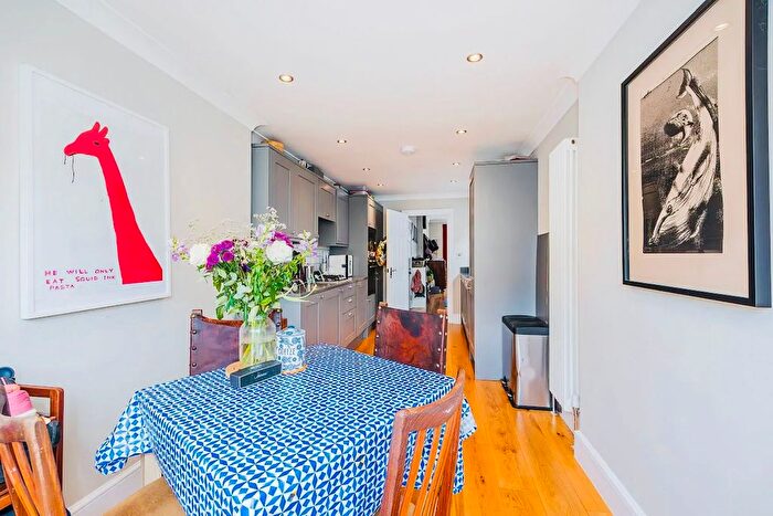 2 Bedroom Flat To Rent In Crownfield Road, Stratford, E15