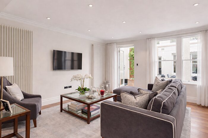 2 Bedroom Flat To Rent In Kensington Gardens Square, W2