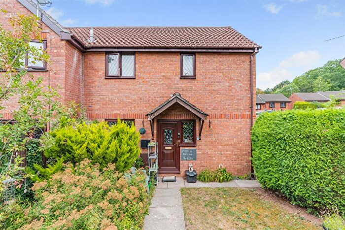 3 Bedroom Semi-Detached House For Sale In Wyefield Court, Monmouth, NP25