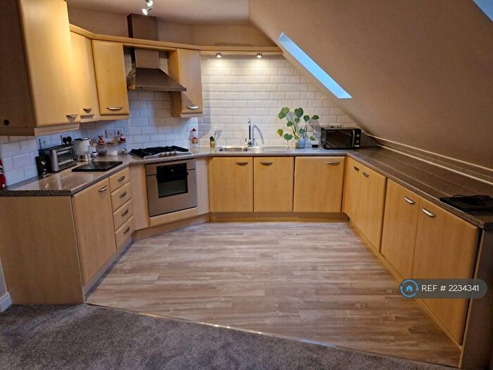 2 Bedroom Flat To Rent In Conigre Square, Trowbridge, BA14