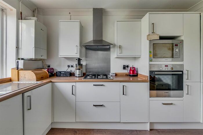 2 Bedroom Flat To Rent In Hamilton House, Bennett Street, London, W4