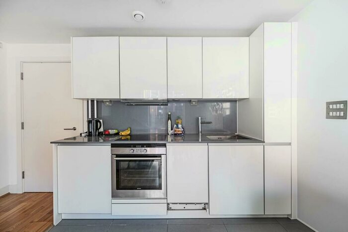 Studio To Rent In Caspian Wharf, Bow, London, E3