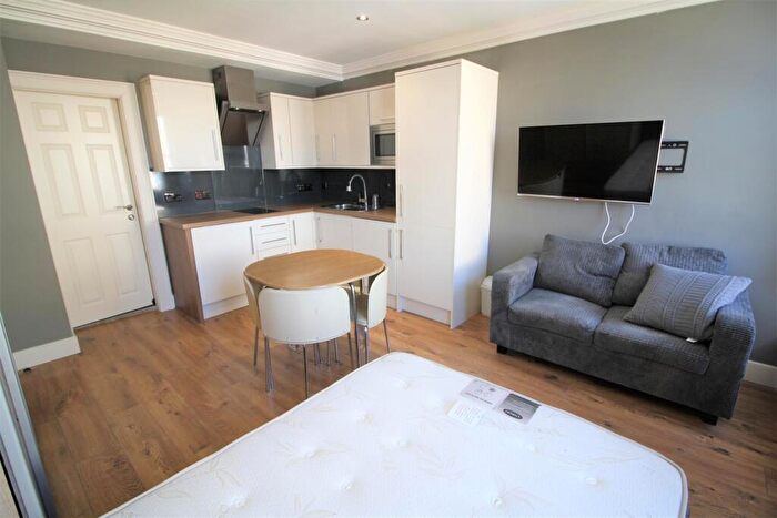 1 Bedroom Private Hall To Rent In St. Leonards Gate, Lancaster, LA1