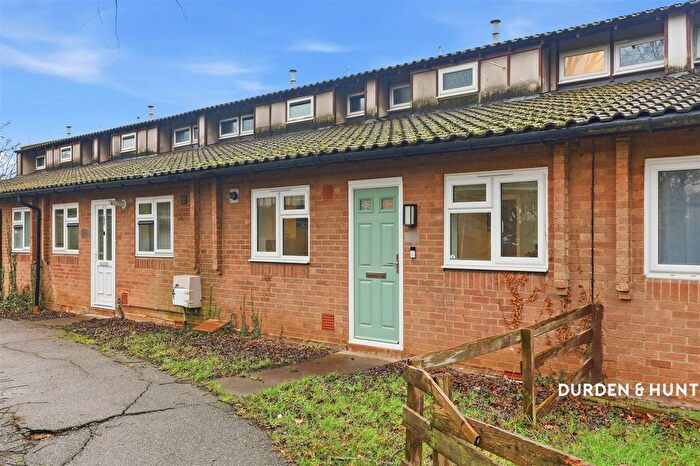 3 Bedroom Terraced House For Sale In Malyons Close, Basildon, SS13