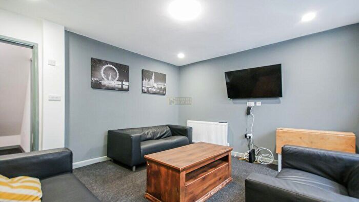 8 Bedroom Terraced House To Rent In Hobart Croft, Birmingham, B7