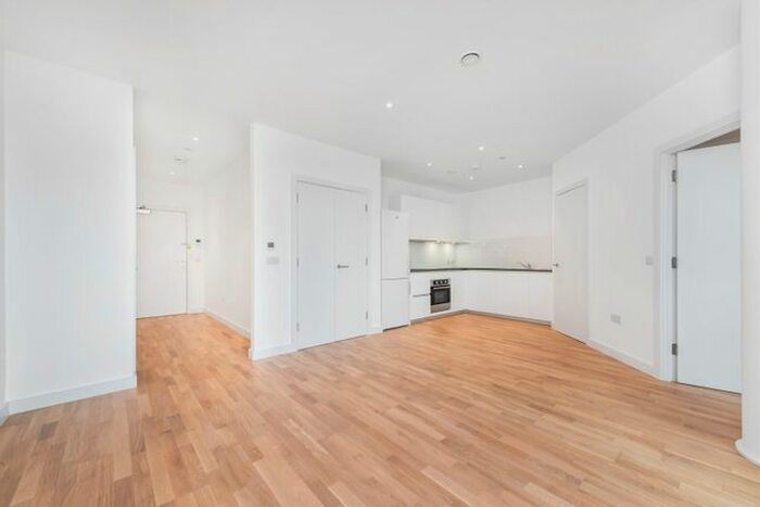 1 Bedroom Flat To Rent In Kingsland Road, London, E8