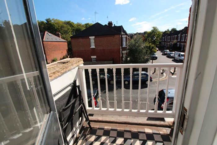 2 Bedroom Apartment To Rent In Rathcoole Gardens, Hornsey, London, N8