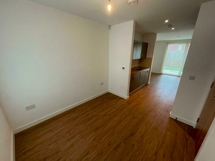 3 Bedroom Mews To Rent In Clarendon Street, Manchester, M15