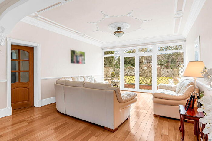 5 Bedroom Detached House For Sale In Parkstone Avenue, Emerson Park, RM11