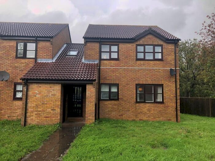 1 Bedroom Flat To Rent In Boltons Lane, Harlington, Hayes, UB3