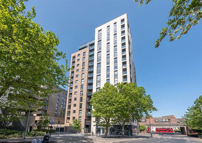 1 Bedroom Flat For Sale In Track Street, Walthamstow, E17