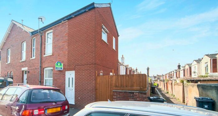 1 Bedroom Semi-Detached House To Rent In Rosebery Road, Exmouth, Devon, EX8