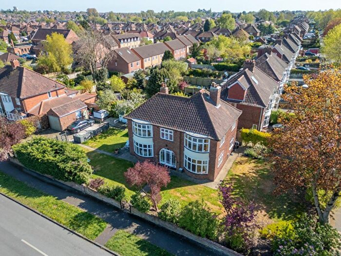 4 Bedroom Detached House For Sale In Lidgett Grove, York, YO26