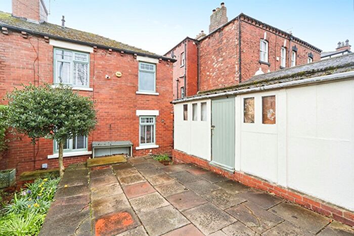 3 Bedroom Semi Detached House For Sale In Vesper Road, Leeds, LS5
