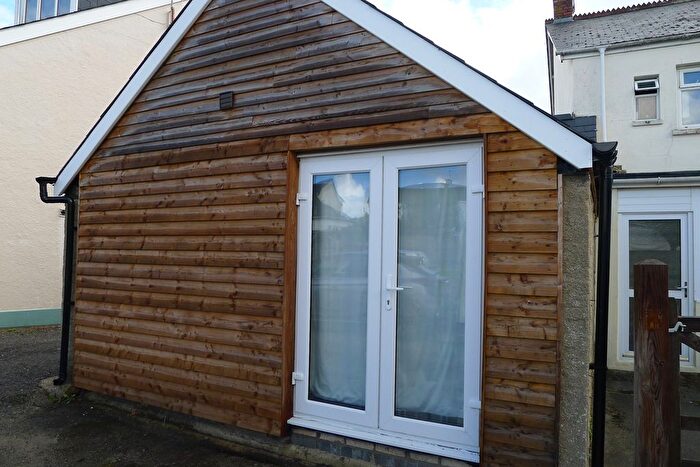 2 Bedroom Flat To Rent In Gestridge Road, Newton Abbot, TQ12