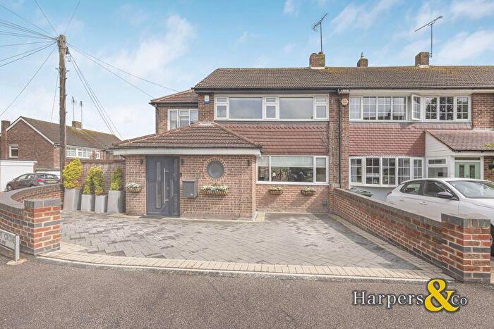 3 Bedroom End Of Terrace House For Sale In Chestnut Grove, Joydens Wood, DA2