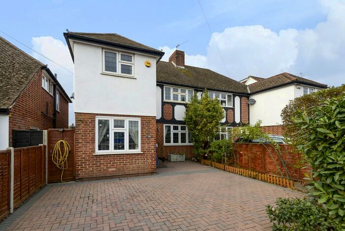 4 Bedroom Semi-Detached House To Rent In Molesey Road, Walton-On-Thames, KT12