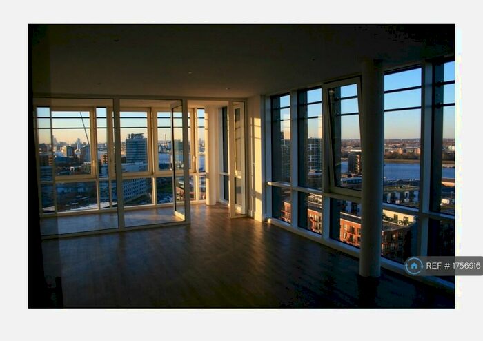 2 Bedroom Penthouse To Rent In Victory Parade, London, SE18