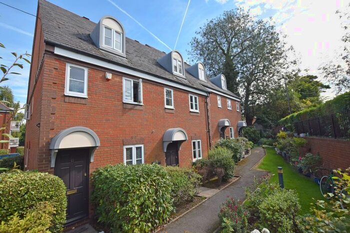 2 Bedroom Maisonette To Rent In Waterside Court, Alton, GU34