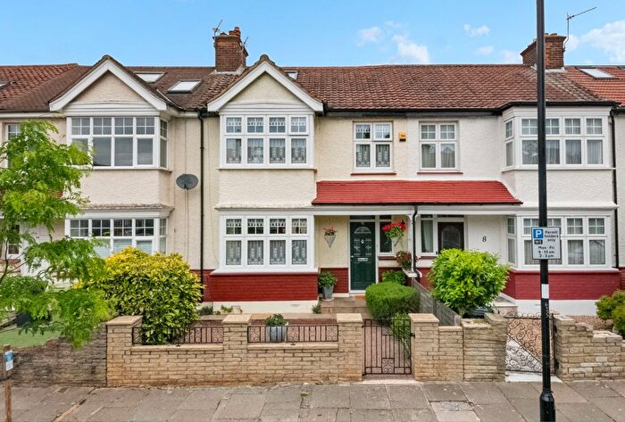 4 Bedroom Terraced House For Sale In Manton Avenue, Hanwell, W7