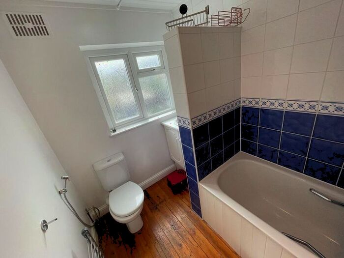 1 Bedroom Flat To Rent In Rayners Lane, Harrow, London, Greater London, HA5