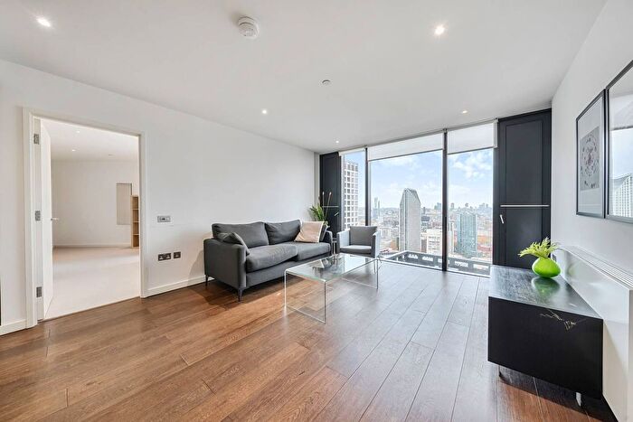 2 Bedroom Flat For Sale In Walworth Road, Elephant And Castle, London, SE1